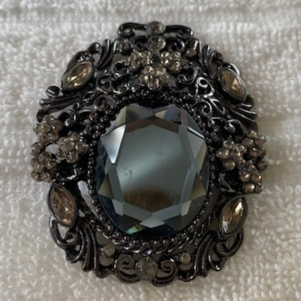 Large VINTAGE Victorian MARCASITE Detailed BLACK Gray FACETED CZ Brooch PIN
